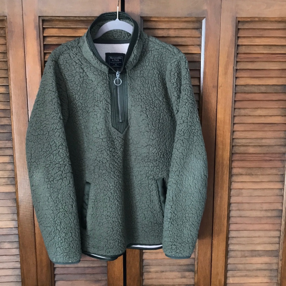 Pullover sweater/sweatshirt